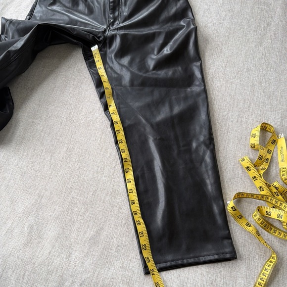 Abercrombie & Fitch Womens 12 Short Ultra High-Rise Faux Leather Straight Pant - Picture 8 of 13